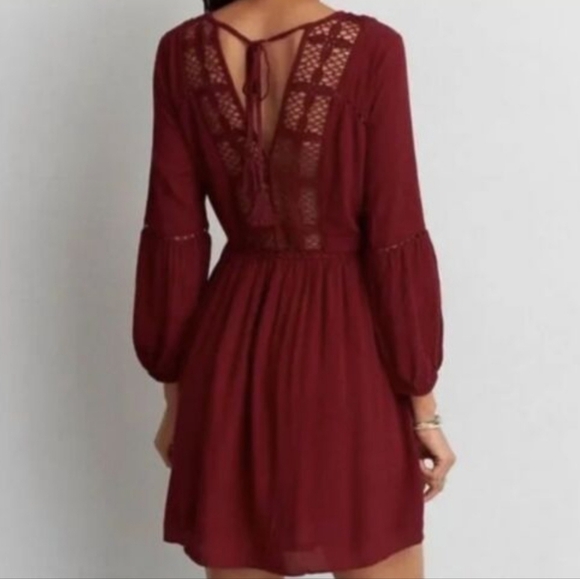American Eagle Outfitters Dresses & Skirts - AEO Cutwork XL Cranberry Lace Front Back Detail Boho Dress